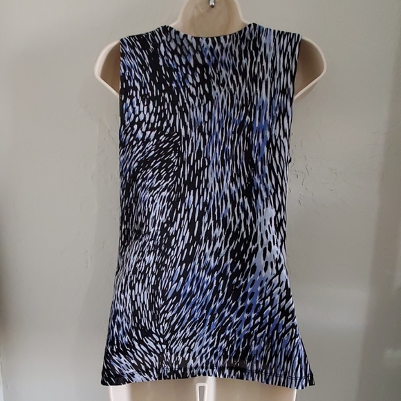 Blue & White Animal Print Sleeveless Top - Picture 5 of 8